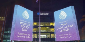 أبوظبي تضيء أبرز معالمها في اليوم العالمي لشلل الأطفال