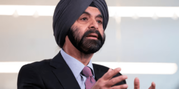 البنك الدولي يحذر: اتساع الحرب في غزة ولبنان يهدد الاقتصاد العالمي