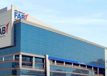 أرباح بنك أبوظبي الأول تتجاوز التوقعات في الربع الثالث