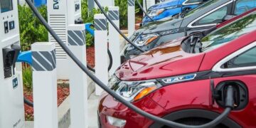 عالم السيارات: دراسة تتوقع نمو الطلب العالمي على السيارات الجديدة بحلول 2026