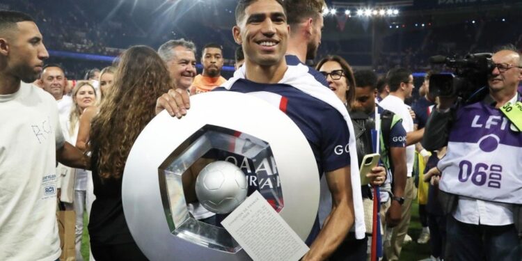 تتويج جديد للاعب المغربي أشرف حكيمي