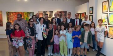 معرض للرسم الجماعي بالمدرسة الإسبانية رامون اي كاخال بطنجة