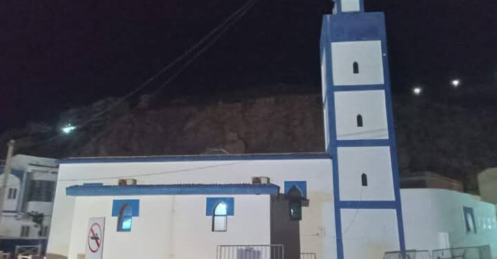 سلطات الحسيمة تغلق مسجد الميناء بالحسيمة