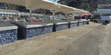 نقطة بيع السمك الجديدة بالميناء تعيد افتتاحها