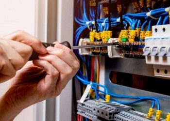 العرائش.. اتهام شركة بسرقة الكهرباء العمومية ومنظمة حقوقية تطالب بالتحقيق