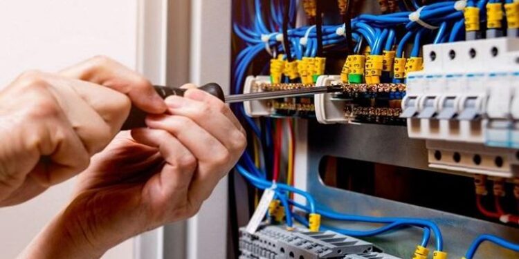 العرائش.. اتهام شركة بسرقة الكهرباء العمومية ومنظمة حقوقية تطالب بالتحقيق