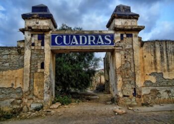 الثكنة العسكرية بازغنغان معلمة تاريخية مهددة بالهدم