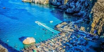 الفوضى الصيفية المنظمة بالحسيمة..بين التشخيص واقتراح الحلول الممكنة