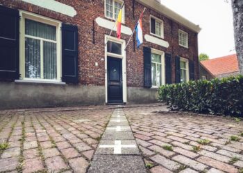 ندوة دولية حول الذكاء الاصطناعي وديداكتيك اللغات في رحاب كلية الناظور