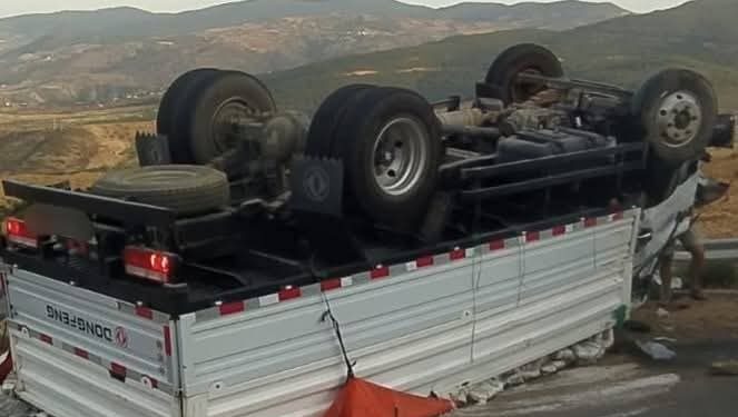 ثلاث إصابات في انقلاب شاحنة السلع بين تارجيست والحسيمة