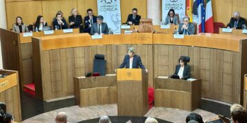 البرلمان الجهوي لجزيرة كورسيكا يسبق الحكومة المركزية الفرنسية و يعترف بدولة فلسطين