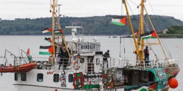 في تحد جديد لرفع الحصار على غزة سفينة حنظلة في مهمة إنسانية جديدة :