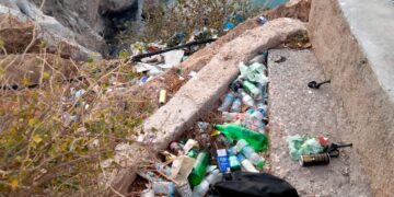 الحسيمة : من اجمل خلجان العالم الى مدينة تحاصرها الازبال