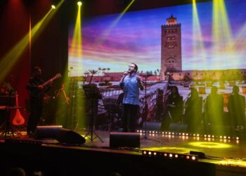 المنشد المغربي ياسين لشهب يضيء حفل افتتاح “مراكش عاصمة شباب العالم الإسلامي 2025” بعرض موسيقي استثنائي