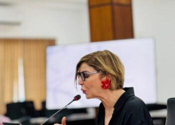 الفنانة لطيفة أحرار تحصل على دكتوراة في الادب