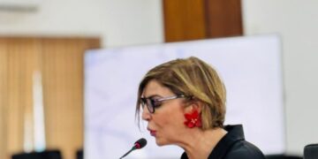 الفنانة لطيفة أحرار تحصل على دكتوراة في الادب