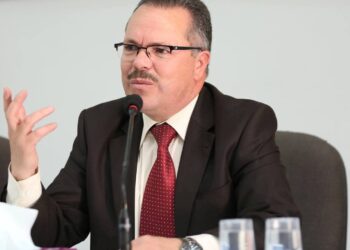 تخفيض سن التصويت إلى 16 سنة