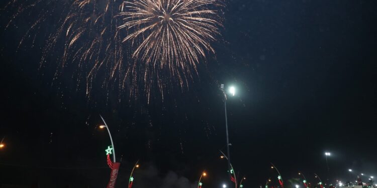 ساكنة مدينة الحسيمة تستنكر استعمال الشهب الاصطناعية العصرية و التقليدية بعد منتصف الليل