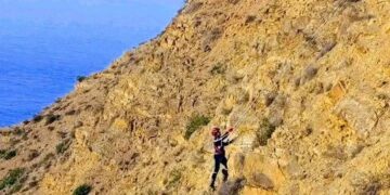 فرق الوقاية المدنية تنقذ شابا كان في رحلة جبلية استكشافية : 