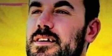 المعتقل السياسي ناصر الزفزافي يتفقد والده بمستشفى محمد السادس بالحسيمة : 