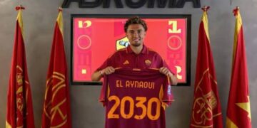 نائل العيناوي موهبة كروية واعدة في صفوف المنتخب الوطني لكرة القدم : 