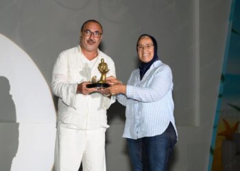 اختتام مهرجان سينما الشاطئ بالهرهورة بتتويج فيلم “أبي لم يمت” بالجائزة الكبرى: 