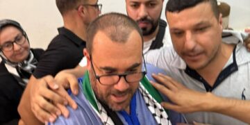 ناصر الزفزافي بمنزل عائلته بالحسيمة لحضور جنازة والده :