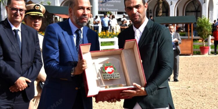 انطلاق المرحلة الأولى لجائزة مولاي الحسن للفروسية والقفز على الحواجز بتطوان :