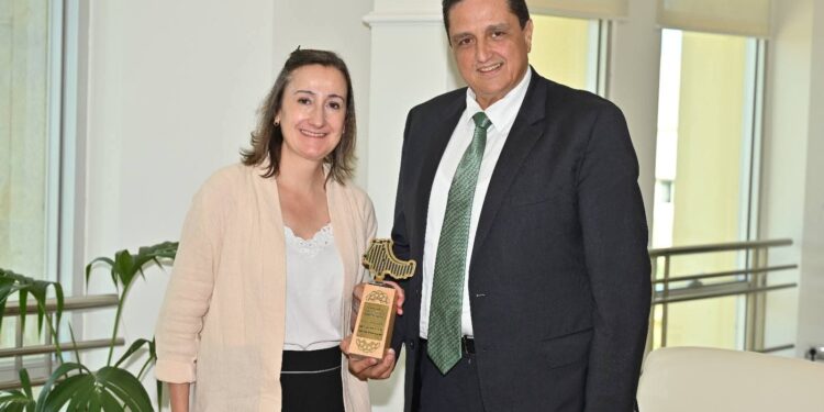 رئيس مجلس جهة طنجة-تطوان-الحسيمة يستقبل القنصل العام الجديدة للجمهورية الفرنسية بطنجة لتعزيز علاقات التعاون والشراكة: 