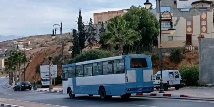 النقل الحضري بالحسيمة بين اكراهات الواقع و فشل شعارات فك العزلة :