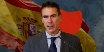 سفير اسبانيا بالمغرب يزور الحسيمة : 