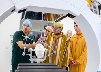 جلالة الملك يدشن المركب الاستشفائي الجامعي الدولي محمد السادس للرباط ويعطي تعليماته السامية لافتتاح المركز الاستشفائي الجامعي محمد السادس لأكادير :