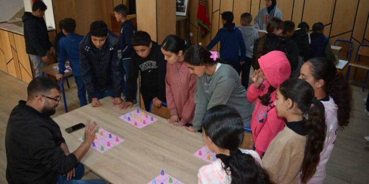 أنشطة تربوية وترفيهية بدار الشباب بني حذيفة في إطار قافلة “تيفاوين”: 