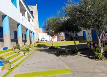 سابقة : أربعة أشهر على بداية الموسم الدراسي و تلاميذ مدرسة تيغانيمين الابتدائية بالحسيمة بدون استاذ : 