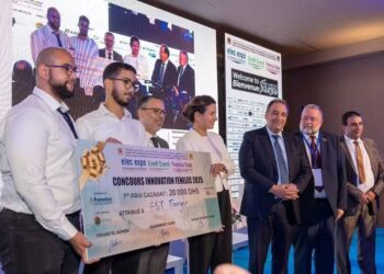 تتويج طلبة مختبر التصنيع بكلية العلوم والتكنولوجيا بطنجة بحائزة Fenelec للابتكار 2025: