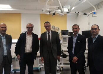 كلية الطب و الصيدلة بطنجة تستقبل خبير التغذية الدولي باليونسكو خورخي ارماندو بايرغيتي ميلنديز : 