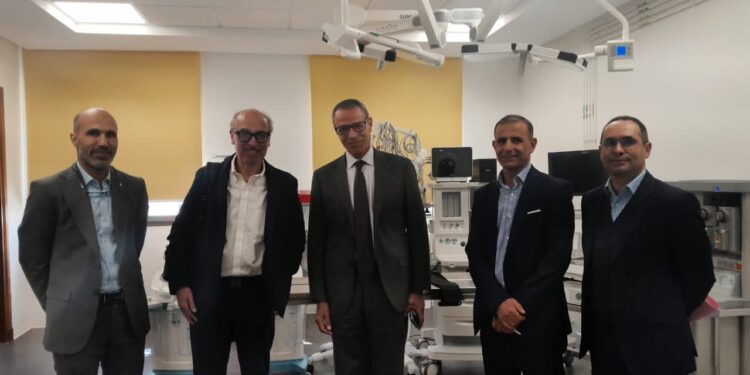 كلية الطب و الصيدلة بطنجة تستقبل خبير التغذية الدولي باليونسكو خورخي ارماندو بايرغيتي ميلنديز :