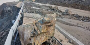 فيضانات الشمال تقطع محاور طرقية عديدة : 