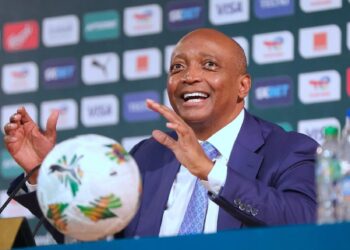 عشية انطلاق منافسات الكاف ، باتريس موتسيبي رئيس الاتحاد الافريقي لكرة القدم يعلن عن قرارات هامة من الرباط : 
