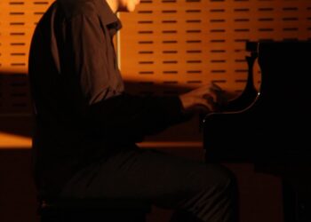 البيانيست الروسي بيوتر اكولوف يختم اماسي بيت الصحافة بطنجة لسنة 2025 : 