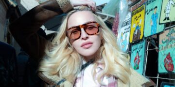 الفنانة العالمية الأمريكية ” مادونا ” في زيارة سياحية خاصة للمغرب : 