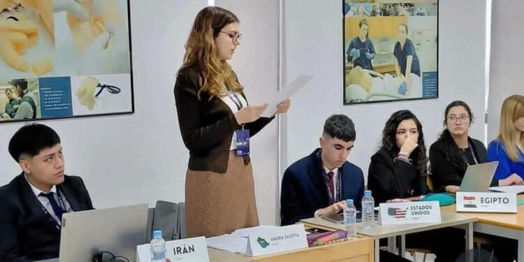 افتتاح الدورة الثالثة من نموذج الامم المتحدة بالمدرسة الإسبانية بالرباط :