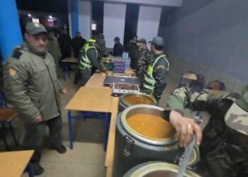 بتعليمات ملكية سامية.. القوات المسلحة الملكية تعبّئ جهودها لإغاثة متضرري فيضانات القصر الكبير: