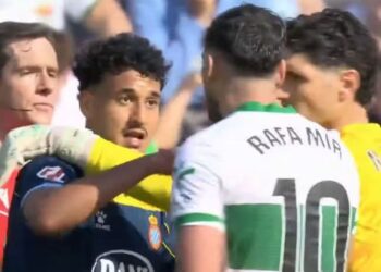 الجامعة الملكية المغربية لكرة القدم تعرب عن تضامنها مع الدولي المغربي عمر الهلالي عقب تعرضه لعبارات مسيئة : 