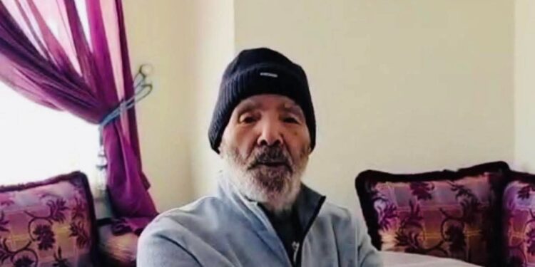 مناشدات إنسانية وحقوقية بتمتيع المعتقل السياسي محمد الحاكي الإفراج المشروط للتواجد مع والده الذي يوجد في وضعية صحية صعبة :  