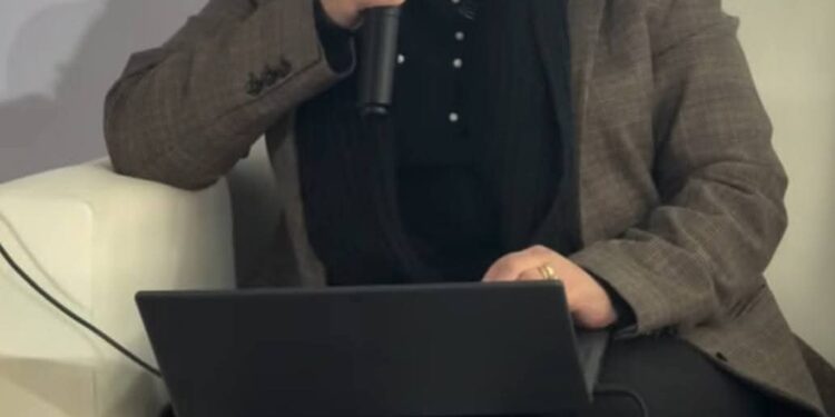 المعهد الوطني للعمل الاجتماعي بطنجة ينظم مائدة مستديرة وندوة حول قراءة في كتاب : ” المناصفة في الوظيفة العمومية بالمغرب : 