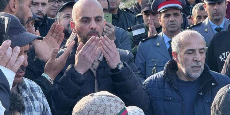 جنازة مهيبة لوالد ناشط حراك الريف المعتقل محمد حاكي :