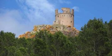 حصن : ثازوضا الاثري التاريخي بالناظور معلمة وطنية في حاجة إلى الدراسة و التاهيل : 