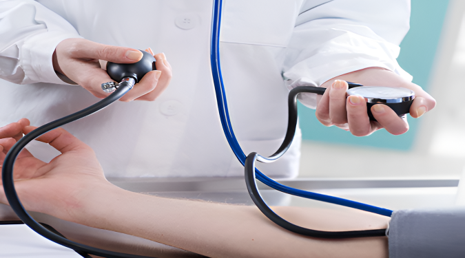 قافلة طبية إنسانية بالعرائش تقدم خدماتها لأكثر من 3100 شخص