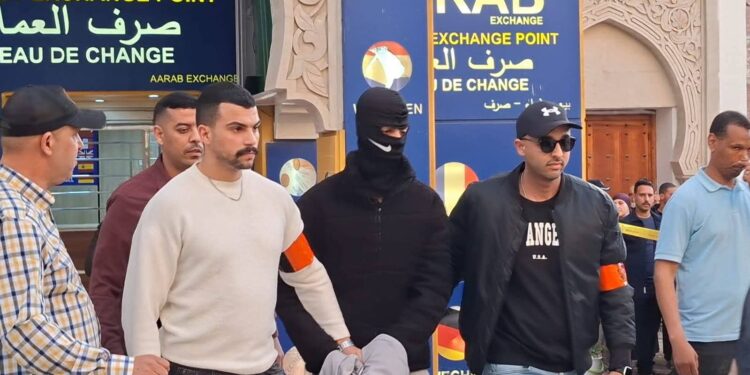 فك لغز جريمة سرقة محل للصرف بمدينة الحسيمة : 
